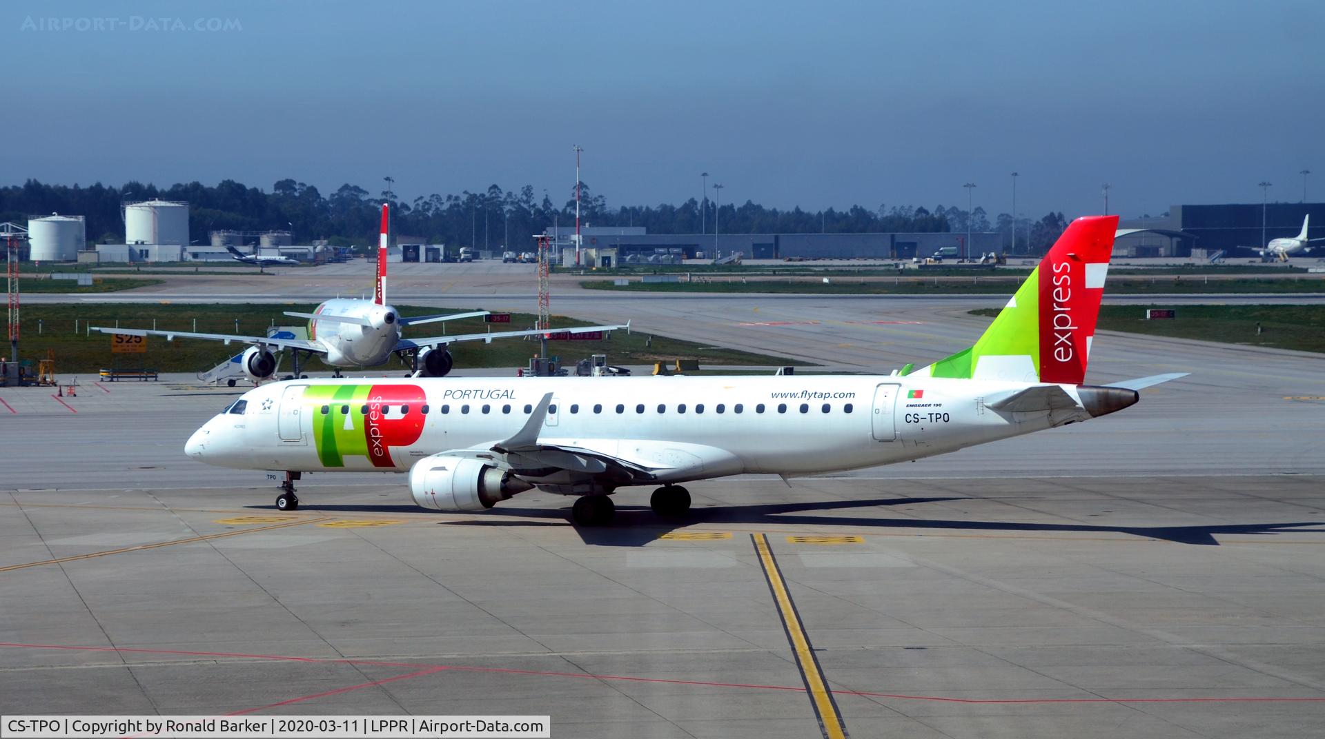 CS-TPO, 2011 Embraer 190LR (ERJ-190-100LR) C/N 19000432, Taxi Oporto