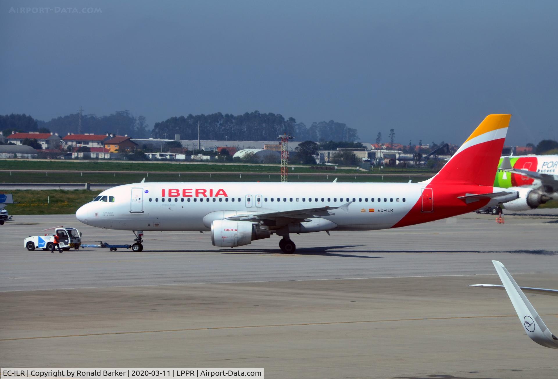 EC-ILR, 2002 Airbus A320-214 C/N 1793, Push back Oporto