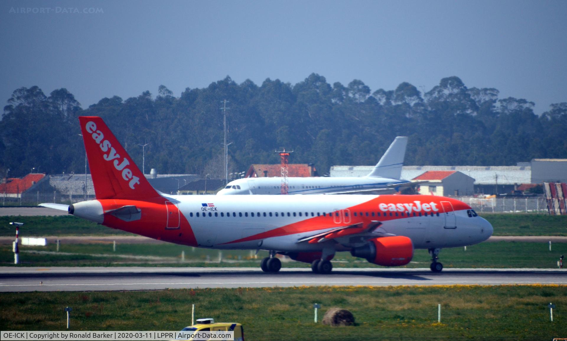 OE-ICK, 2012 Airbus A320-214 C/N 5020, Takeoff Oporto