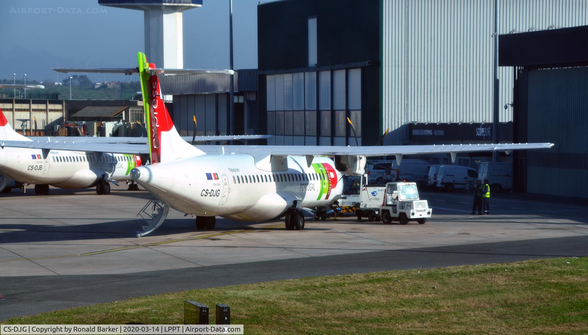 CS-DJG, 2016 ATR 72-600 (72-212A) C/N 1316, Parked Lisboa