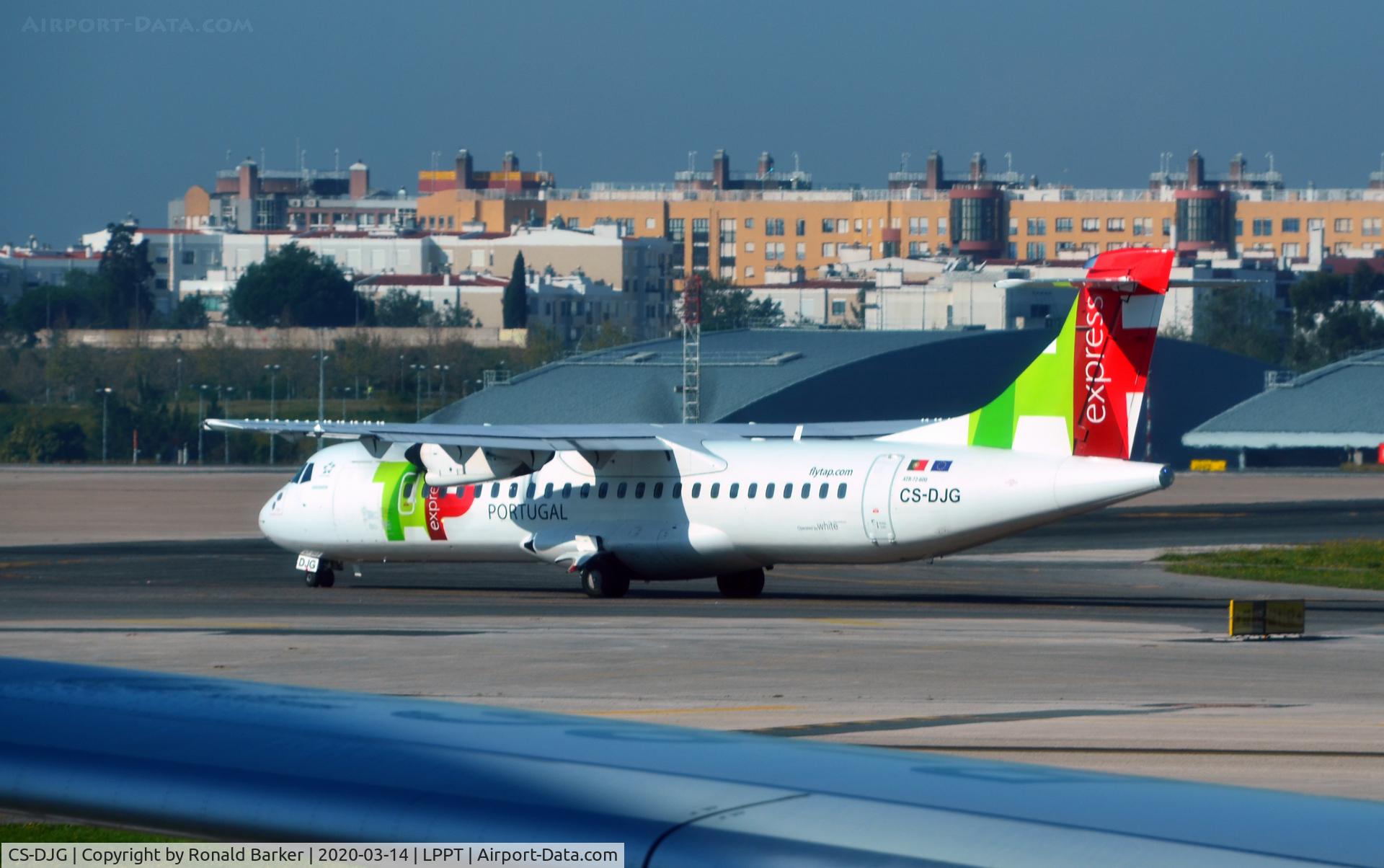 CS-DJG, 2016 ATR 72-600 (72-212A) C/N 1316, Taxi for takeoff Lisboa