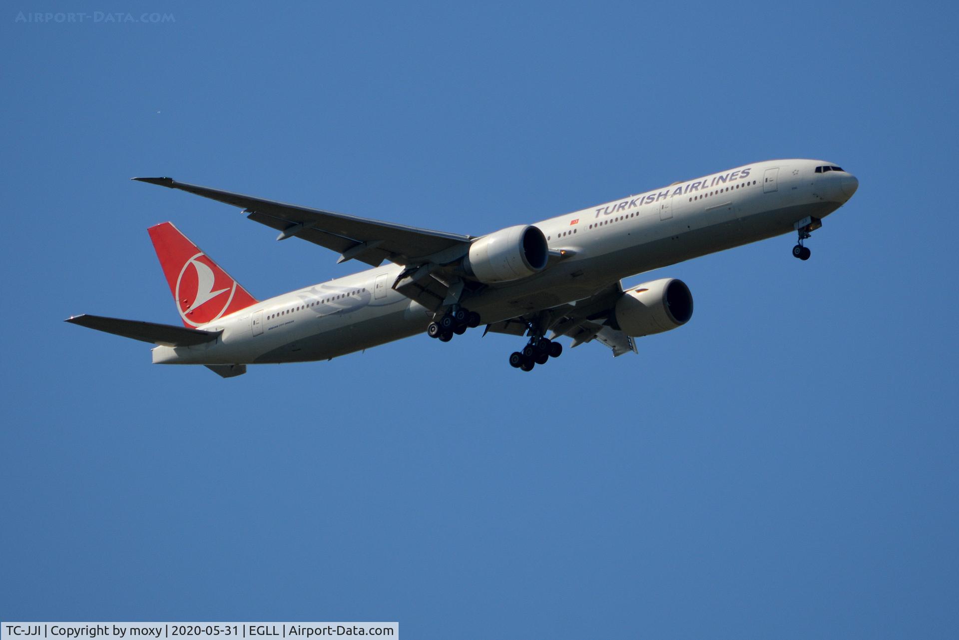 TC-JJI, 2010 Boeing 777-3F2/ER C/N 40709, Boeing 777-3F2/ER on finals to 9R London Heathrow.
