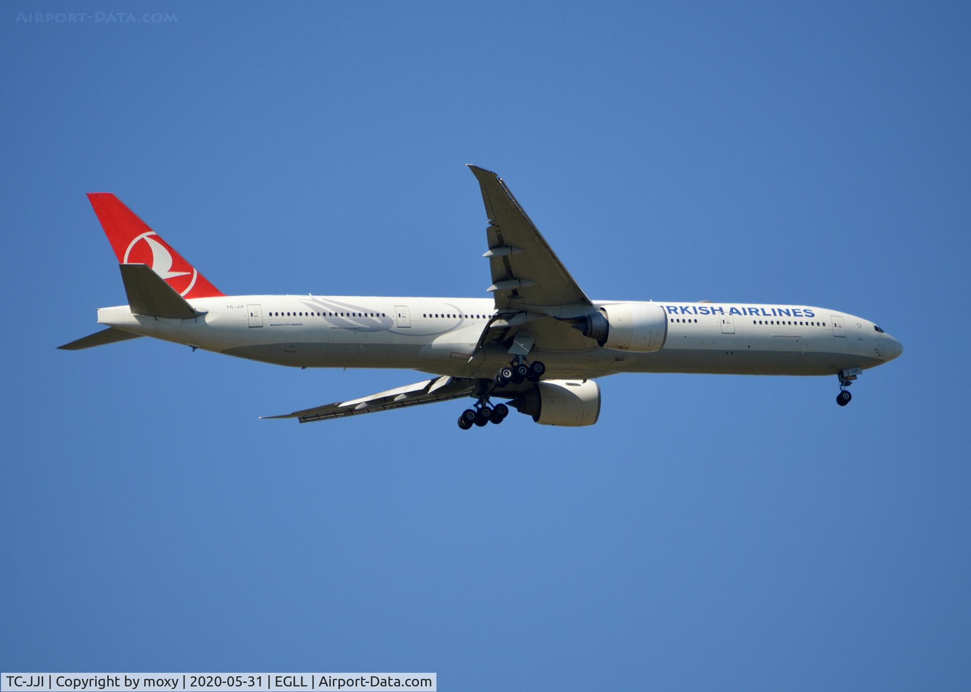 TC-JJI, 2010 Boeing 777-3F2/ER C/N 40709, Boeing 777-3F2/ER on finals to 9R London Heathrow.