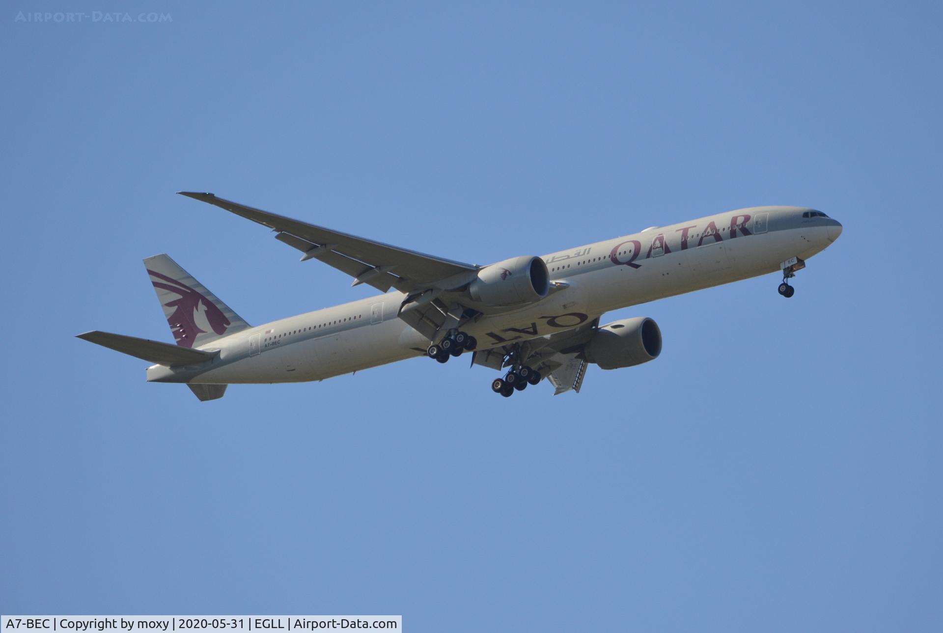 A7-BEC, 2014 Boeing 777-3DZ/ER C/N 43216, Boeing 777-3DZ/ER on finals to 9R London Heathrow.