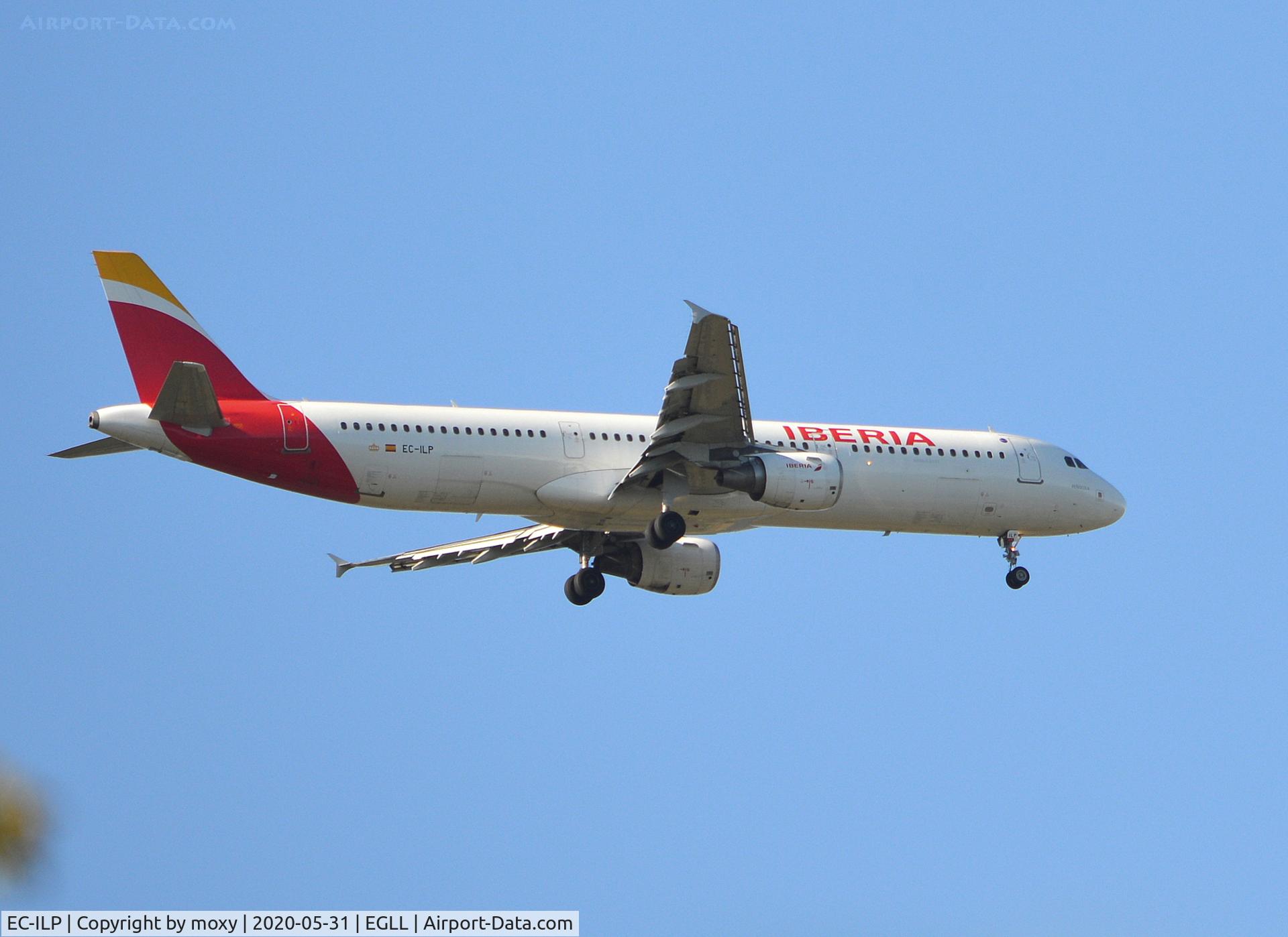 EC-ILP, 2002 Airbus A321-211 C/N 1716, Airbus A321-211 on finals to 9R London Heathrow.