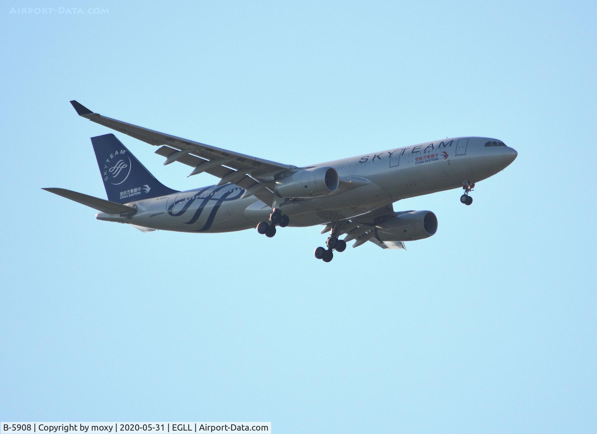 B-5908, 2012 Airbus A330-243 C/N 1372, Airbus A330-243 on finals to 9R London Heathrow.
