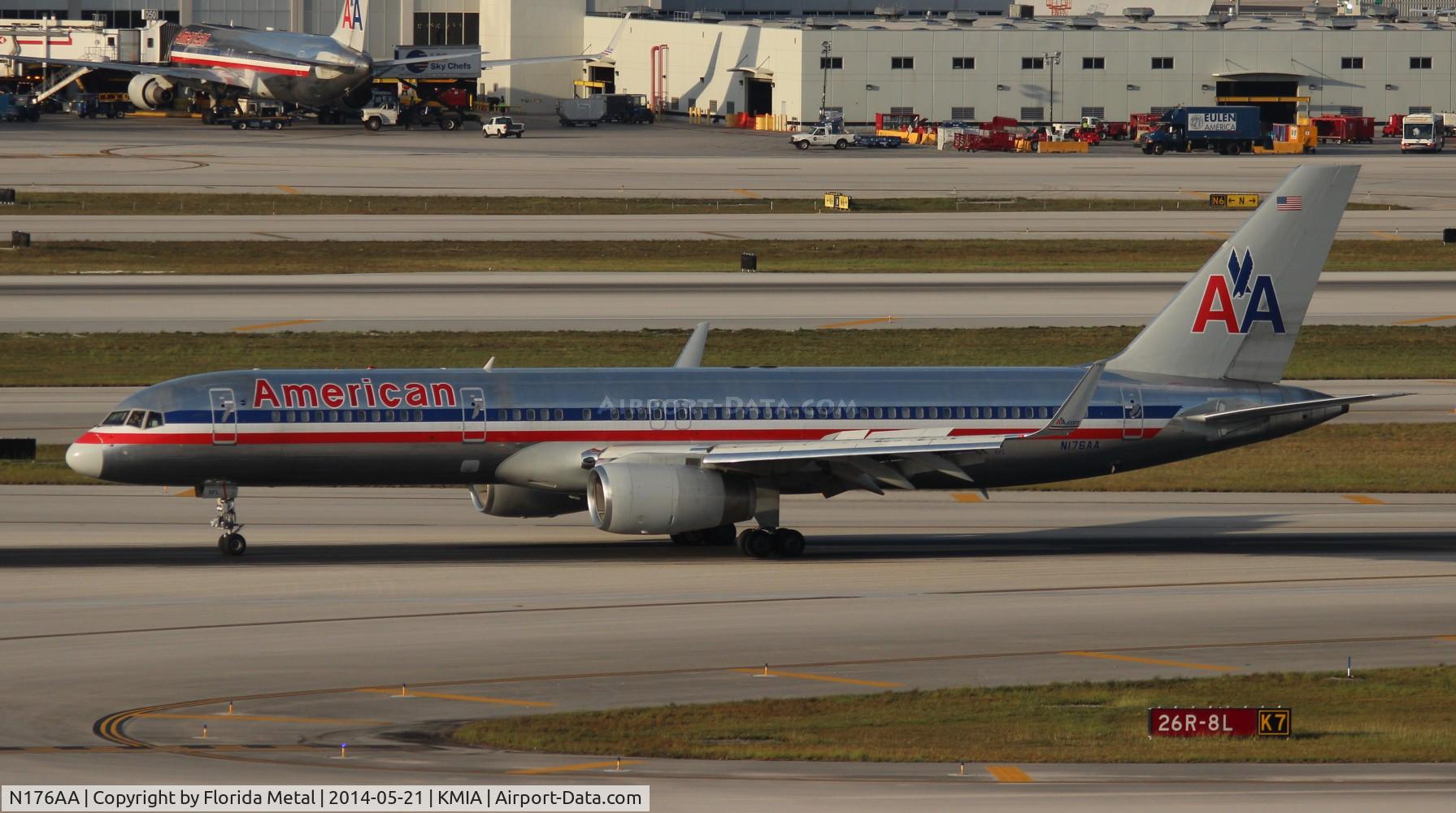 N176AA, 2001 Boeing 757-223 C/N 32395/994, MIA 2014