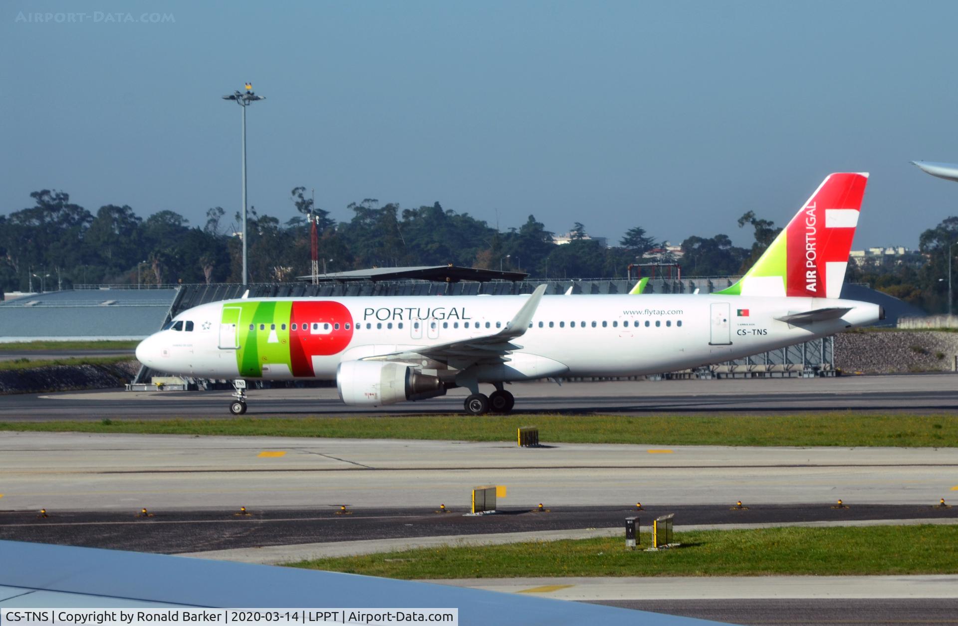 CS-TNS, 2009 Airbus A320-214 C/N 4021, Taxi Lisboa