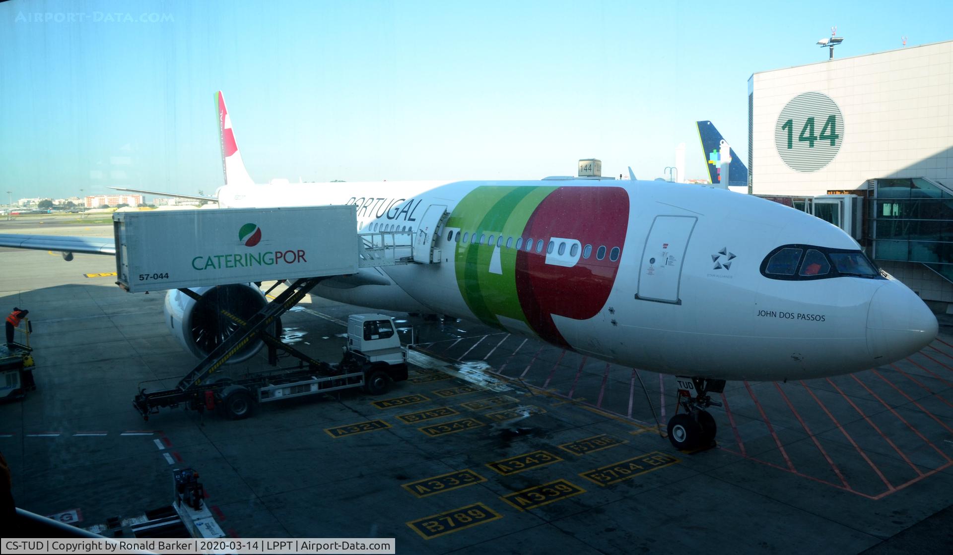 CS-TUD, 2019 Airbus A330-941N C/N 1913, Gate 144 Lisboa