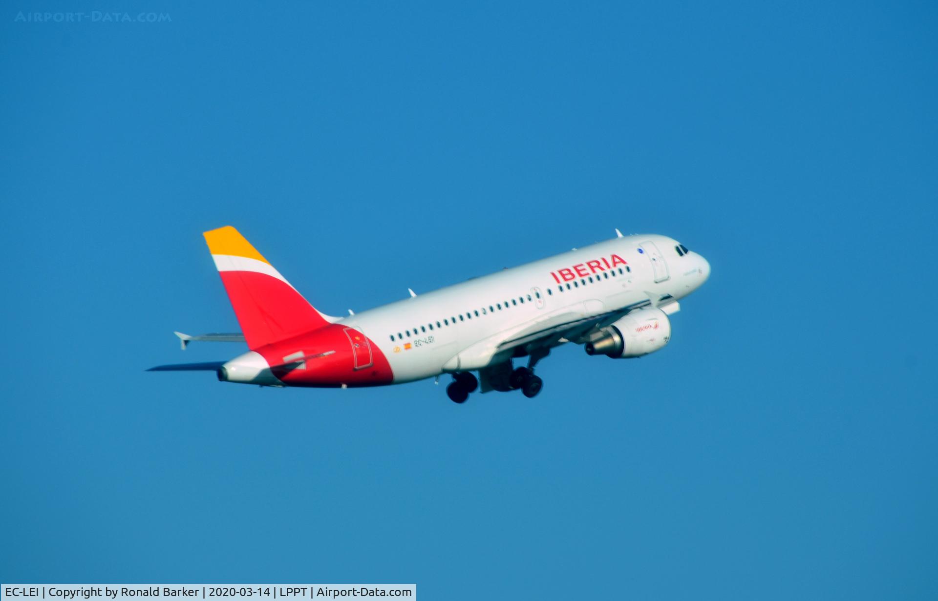 EC-LEI, 2008 Airbus A319-111 C/N 3744, Takeoff Lisboa