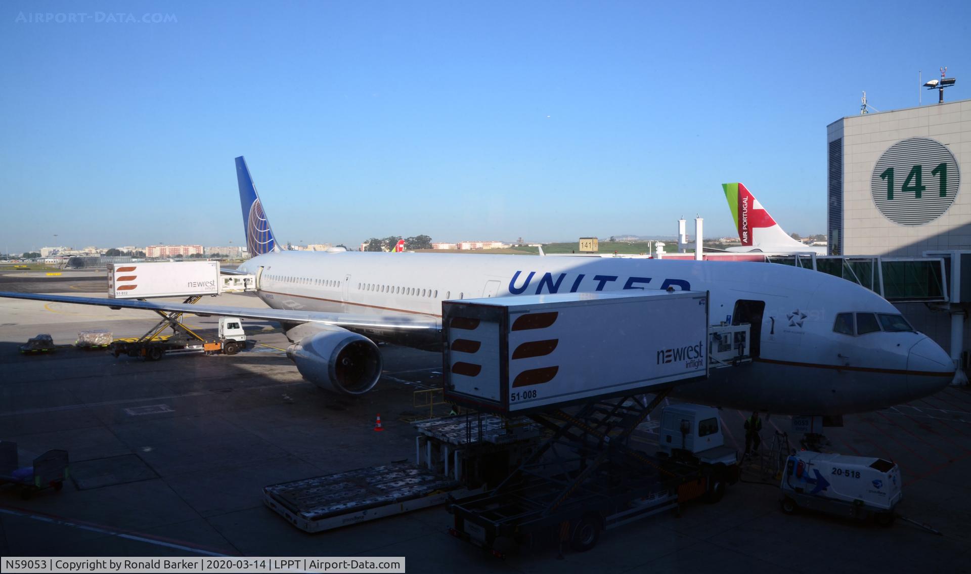 N59053, 2000 Boeing 767-424/ER C/N 29448, Gate 141 Lisboa