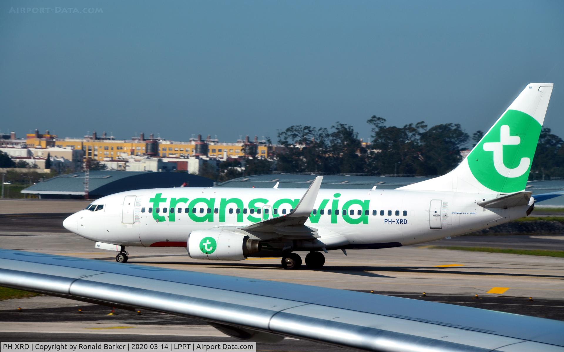 PH-XRD, 2003 Boeing 737-7K2 C/N 30659, Taxi Lisboa