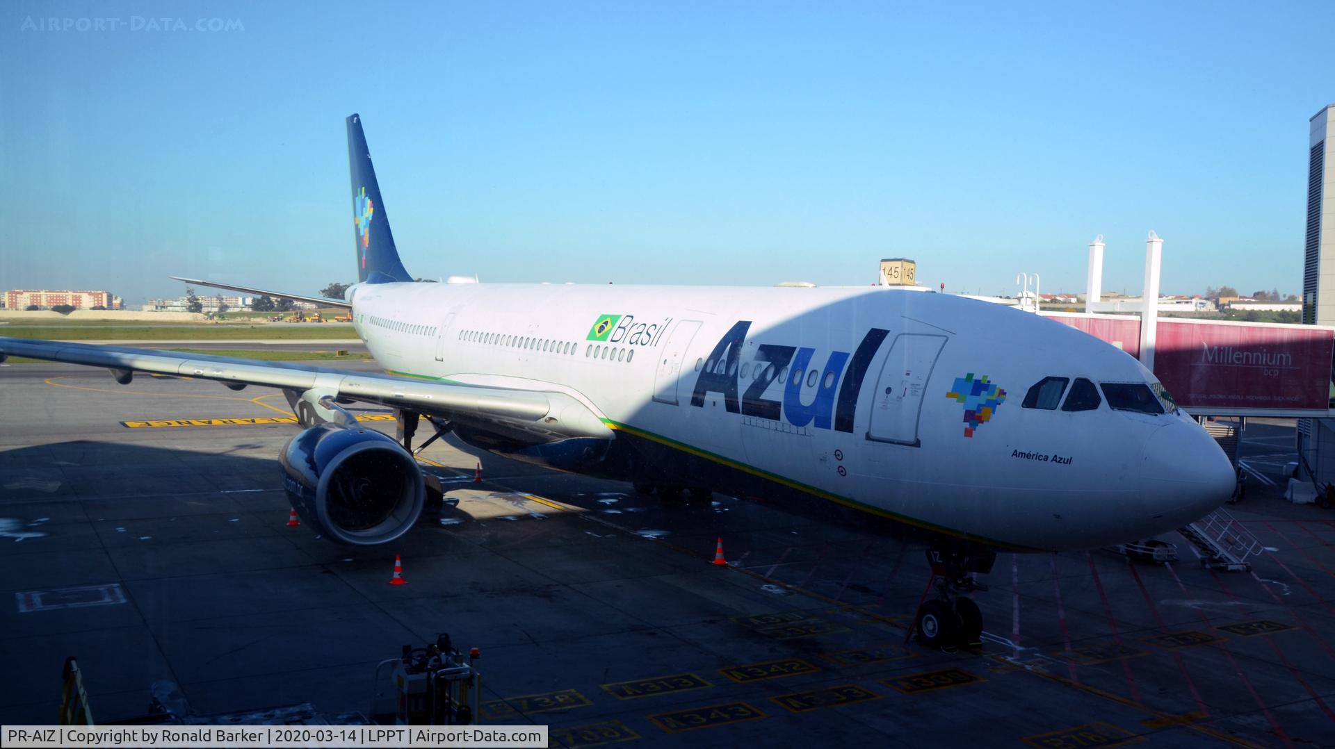 PR-AIZ, 2003 Airbus A330-243 C/N 527, Gate 145 Lisboa