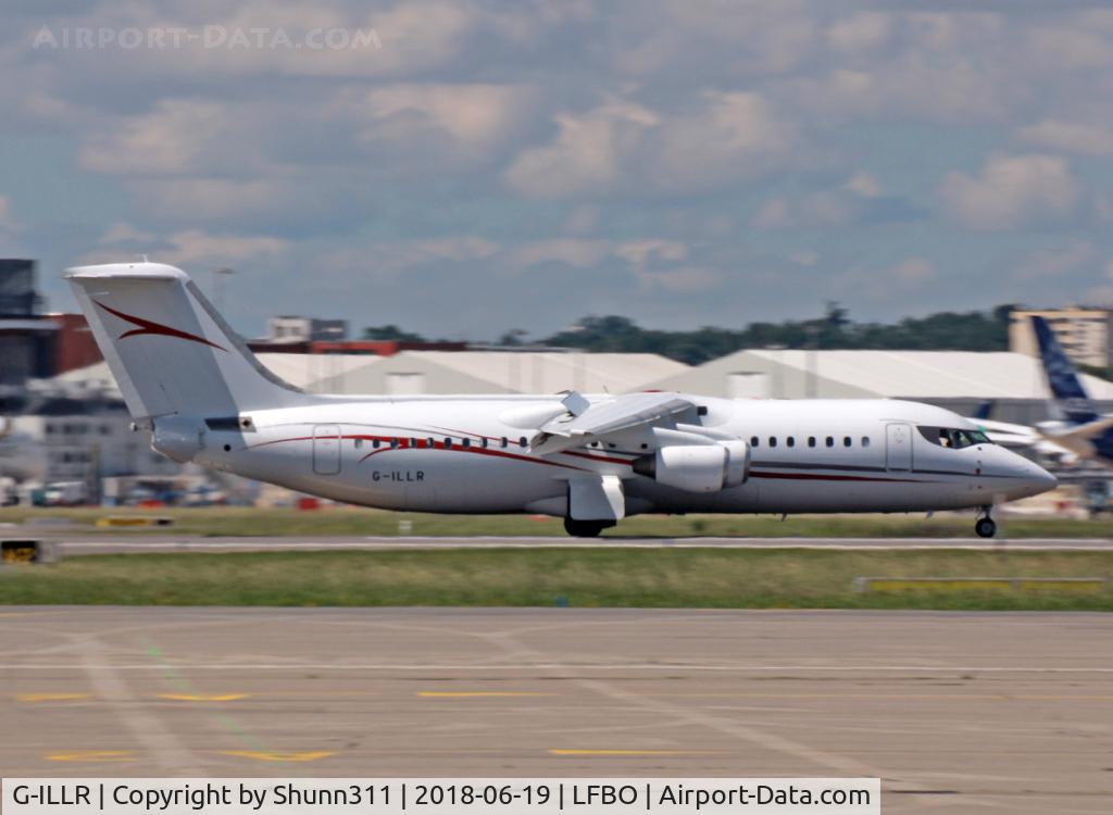 G-ILLR, 2000 British Aerospace Avro 146-RJ100 C/N E3379, Landing rwy 32R
