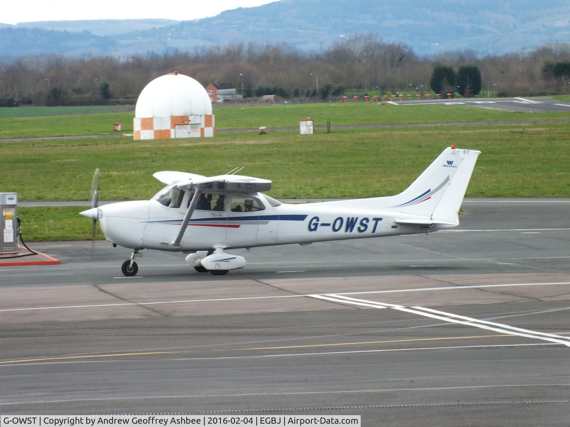 G-OWST, 1999 Cessna 172S C/N 172S-8163, G-OWST at Gloucestershire Airport.