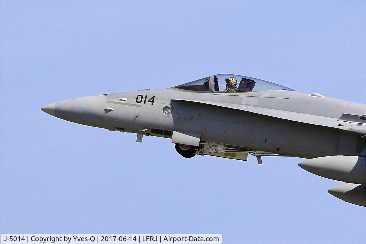 J-5014, McDonnell Douglas F/A-18C Hornet C/N 1359, Swiss Air Force McDonnell Douglas FA-18C Hornet, Take off rwy 26, Landivisiau Naval Air Base (LFRJ) Tiger Meet 2017