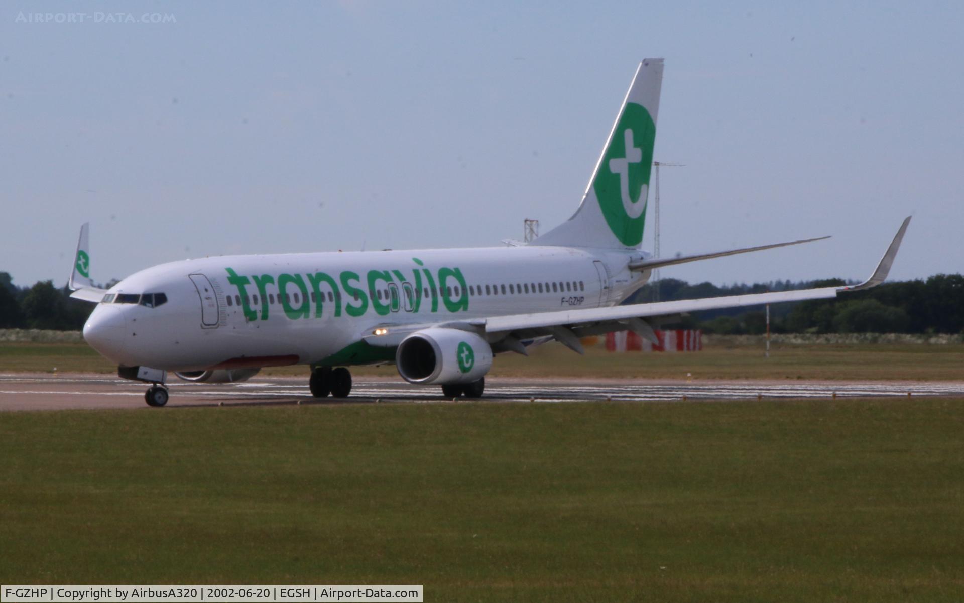 F-GZHP, 2000 Boeing 737-8K2 C/N 44566, Turning on to Rwy 27 at NWI back tracking to exit