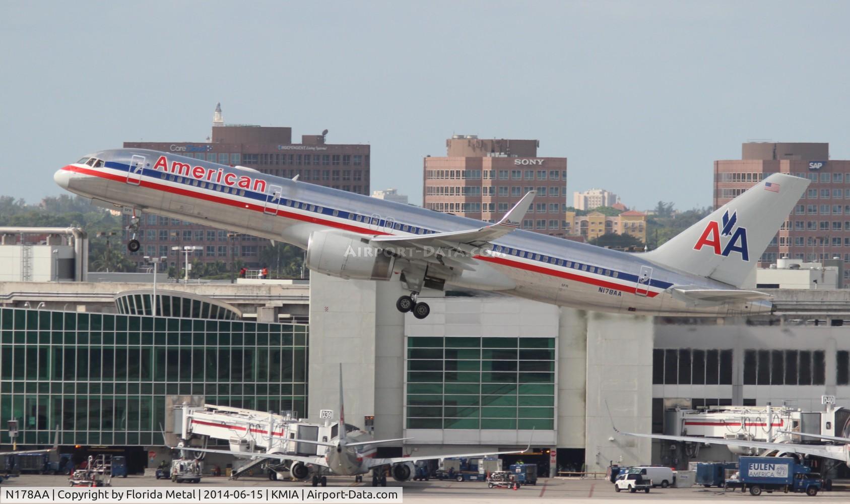 N178AA, 2002 Boeing 757-223 C/N 32398, MIA 2014