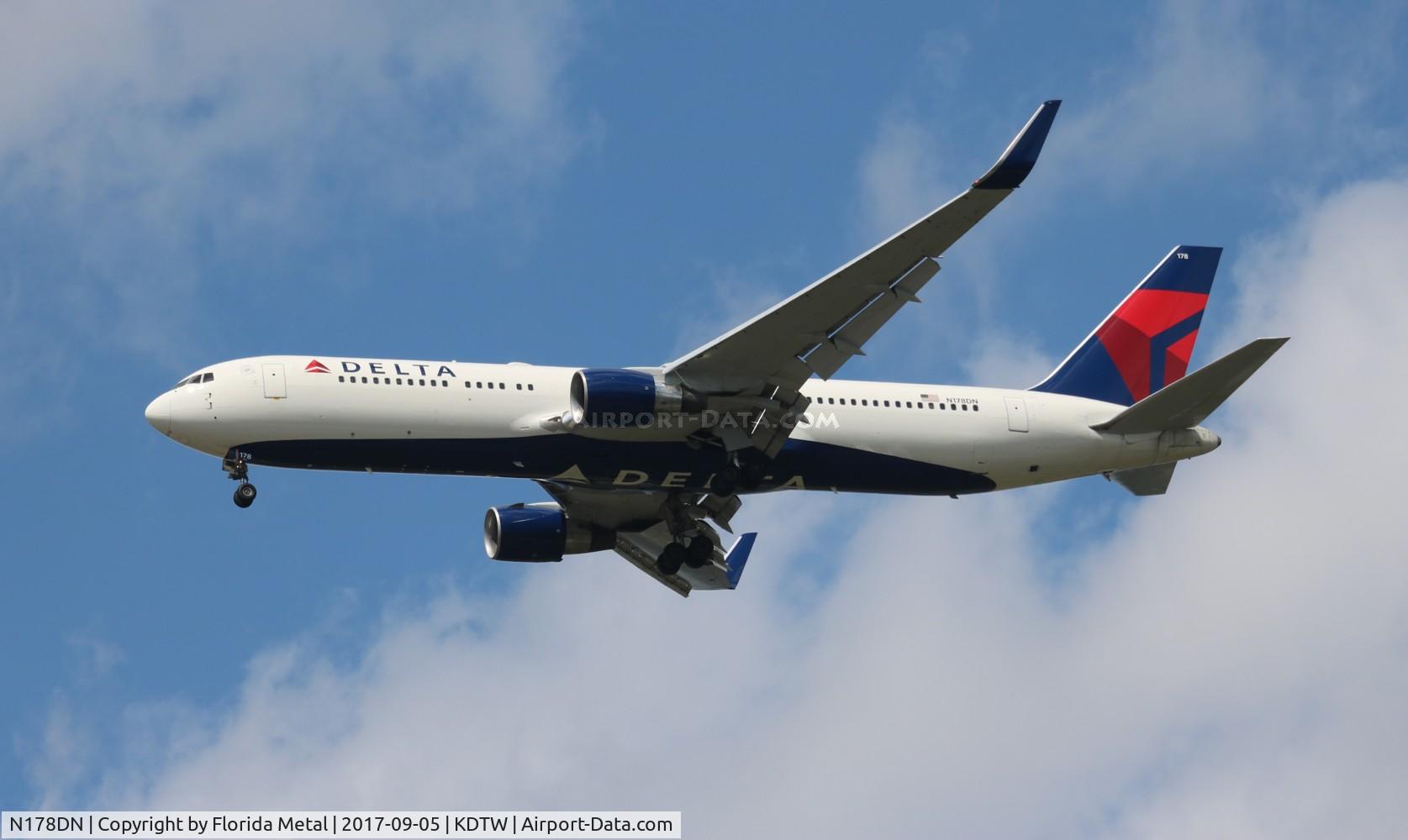 N178DN, 1991 Boeing 767-332 C/N 25143, DTW 2017