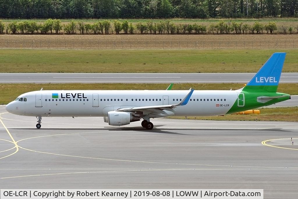 OE-LCR, 2015 Airbus A321-211 C/N 6719, Taxiing out for departure