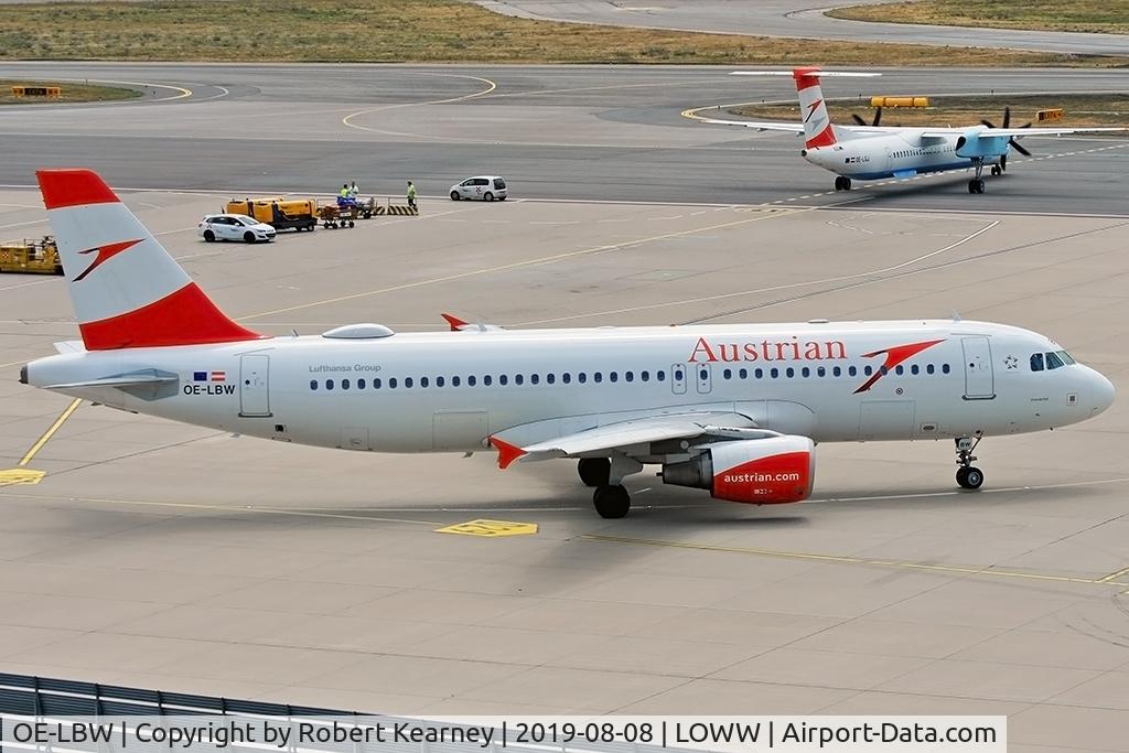 OE-LBW, 2001 Airbus A320-214 C/N 1678, Taxiing out for departure