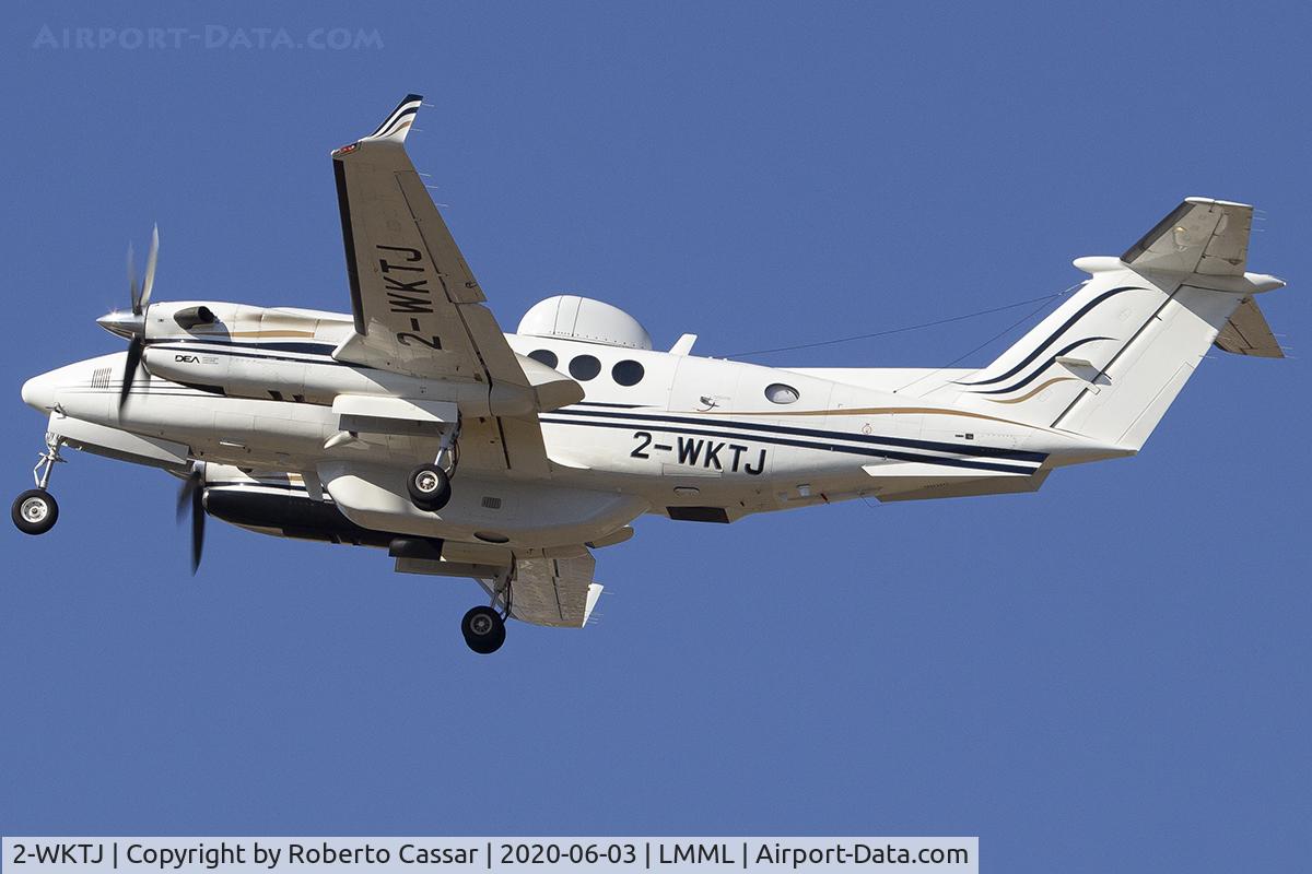 2-WKTJ, 2006 Raytheon Aircraft Company B300 C/N FL-470, Runway 31