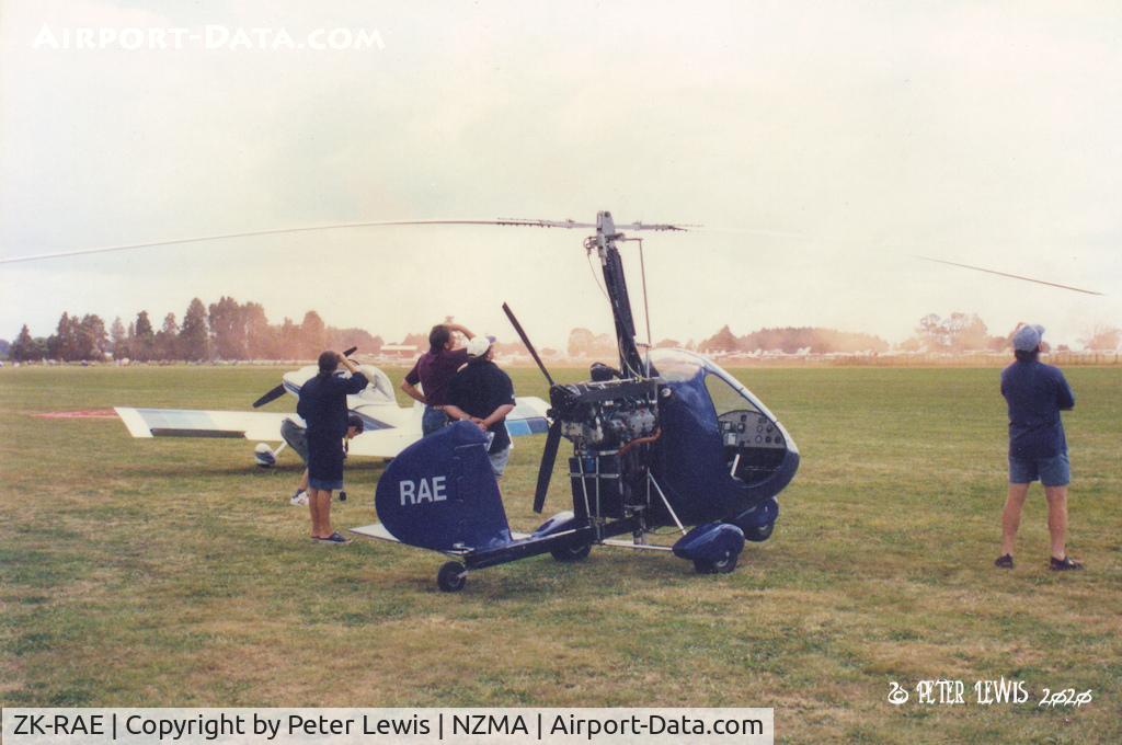 ZK-RAE, RAF 2000 GTX SE C/N H2-97-8-283, A F Bonnar, Morrinsville - 2000