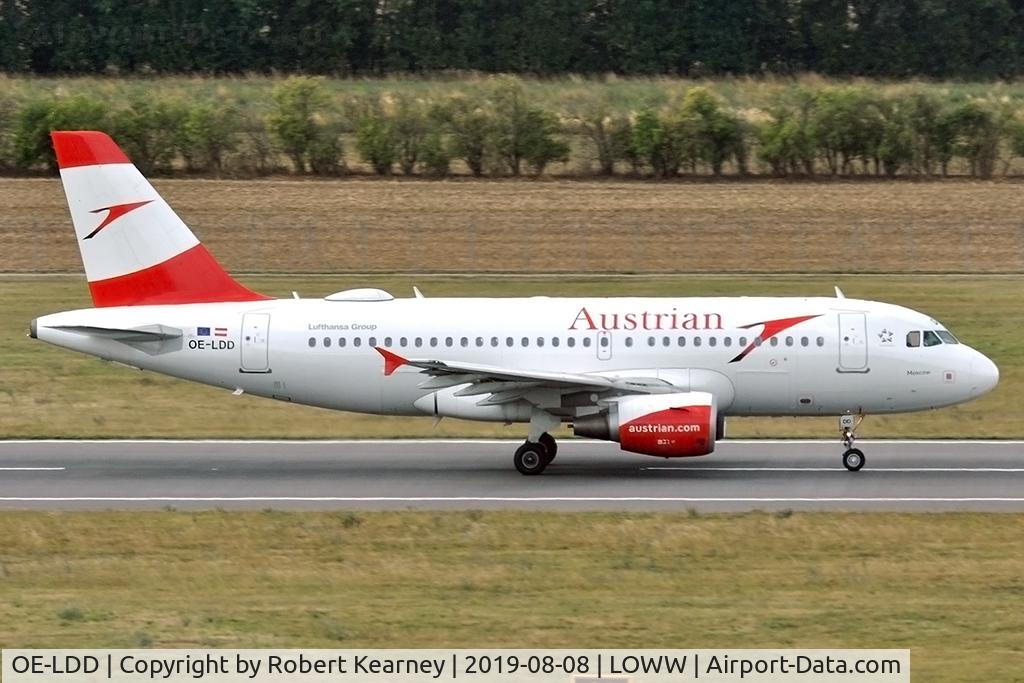 OE-LDD, 2005 Airbus A319-112 C/N 2416, Rolling on r/w 29