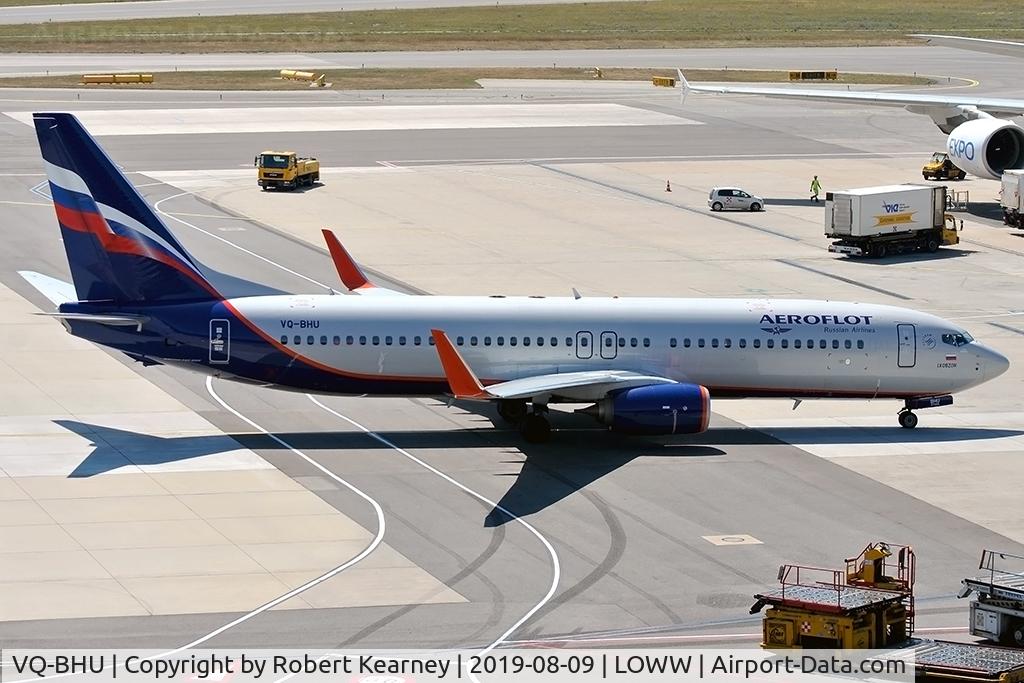 VQ-BHU, 2018 Boeing 737-8LJ C/N 41229, Turning in to parking