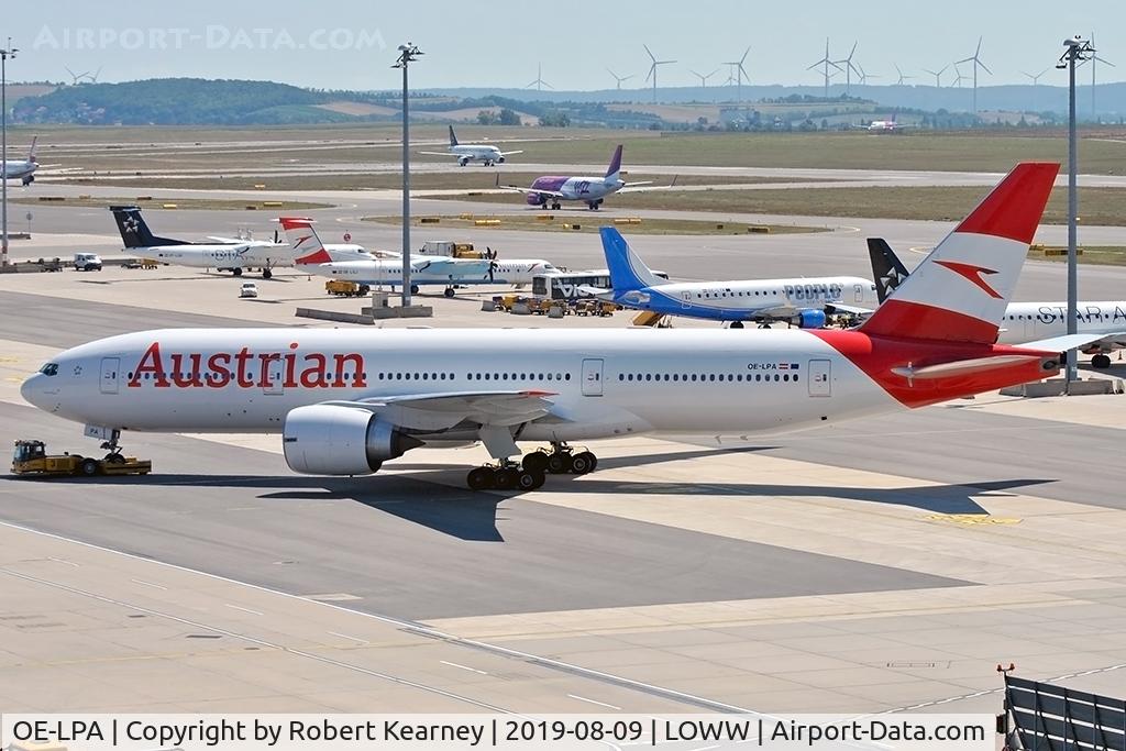 OE-LPA, 1997 Boeing 777-2Z9/ER C/N 28698, Pushing back for departure
