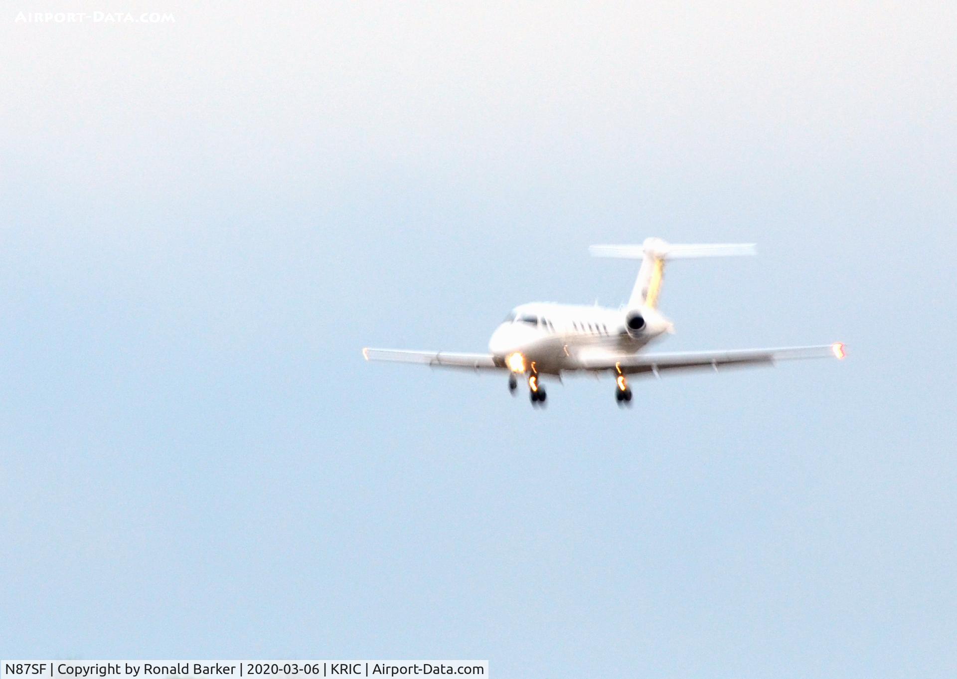 N87SF, 1998 Cessna 650 Citation VII C/N 650-7089, Landing RIC
