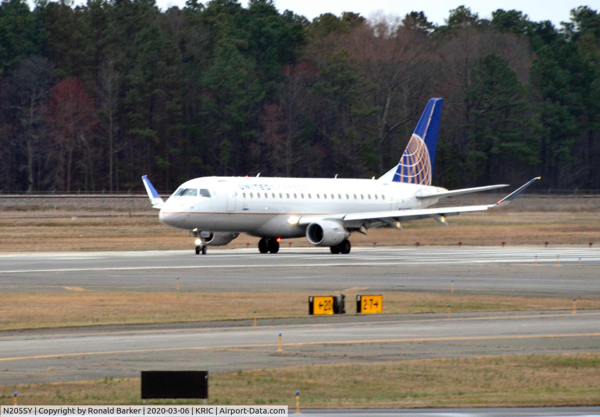N205SY, 2017 Embraer 175LR (ERJ-170-200LR) C/N 17000636, Ready for takeoff RIC