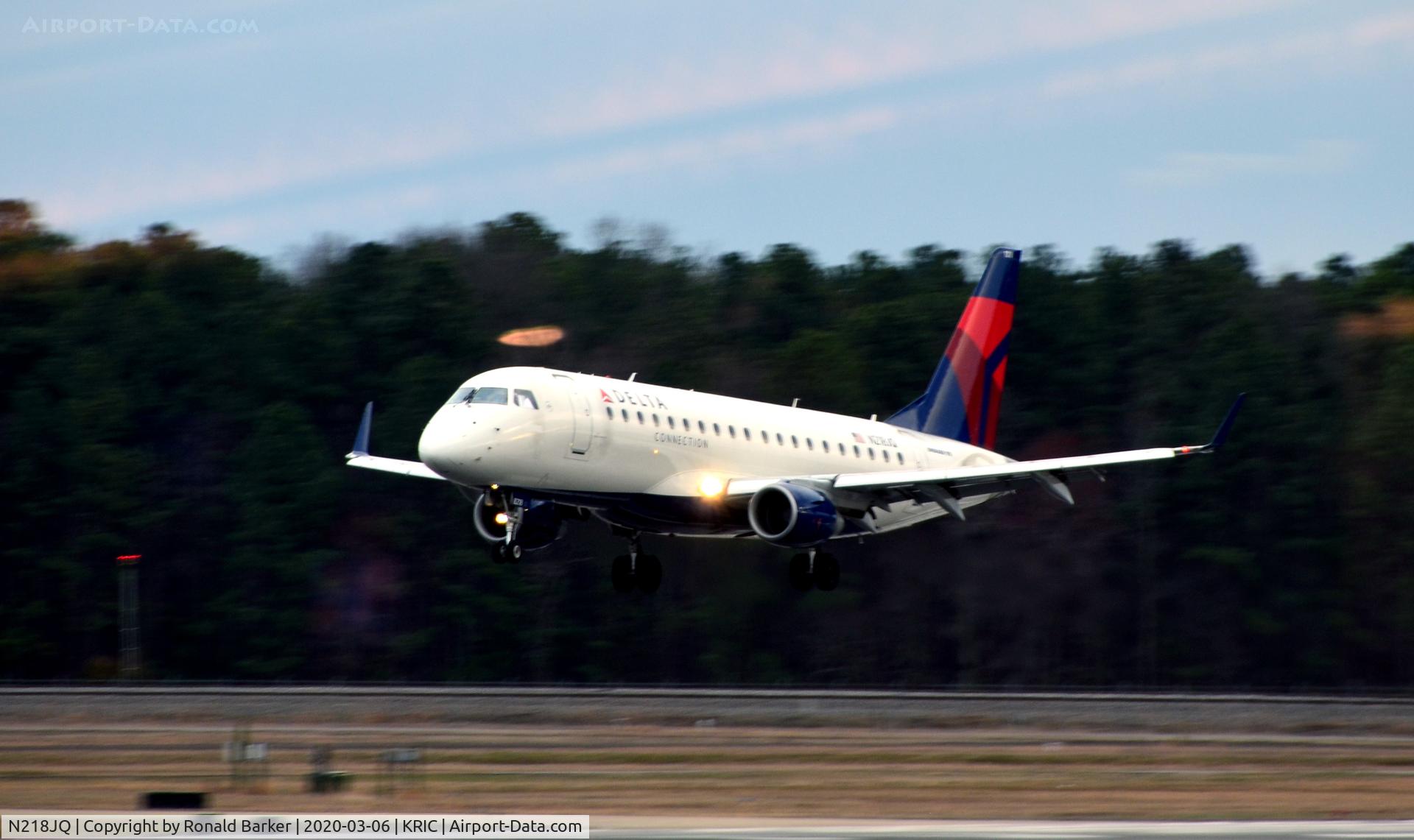 N218JQ, 2007 Embraer 175LR (ERJ-170-200LR) C/N 17000186, Short final RIC