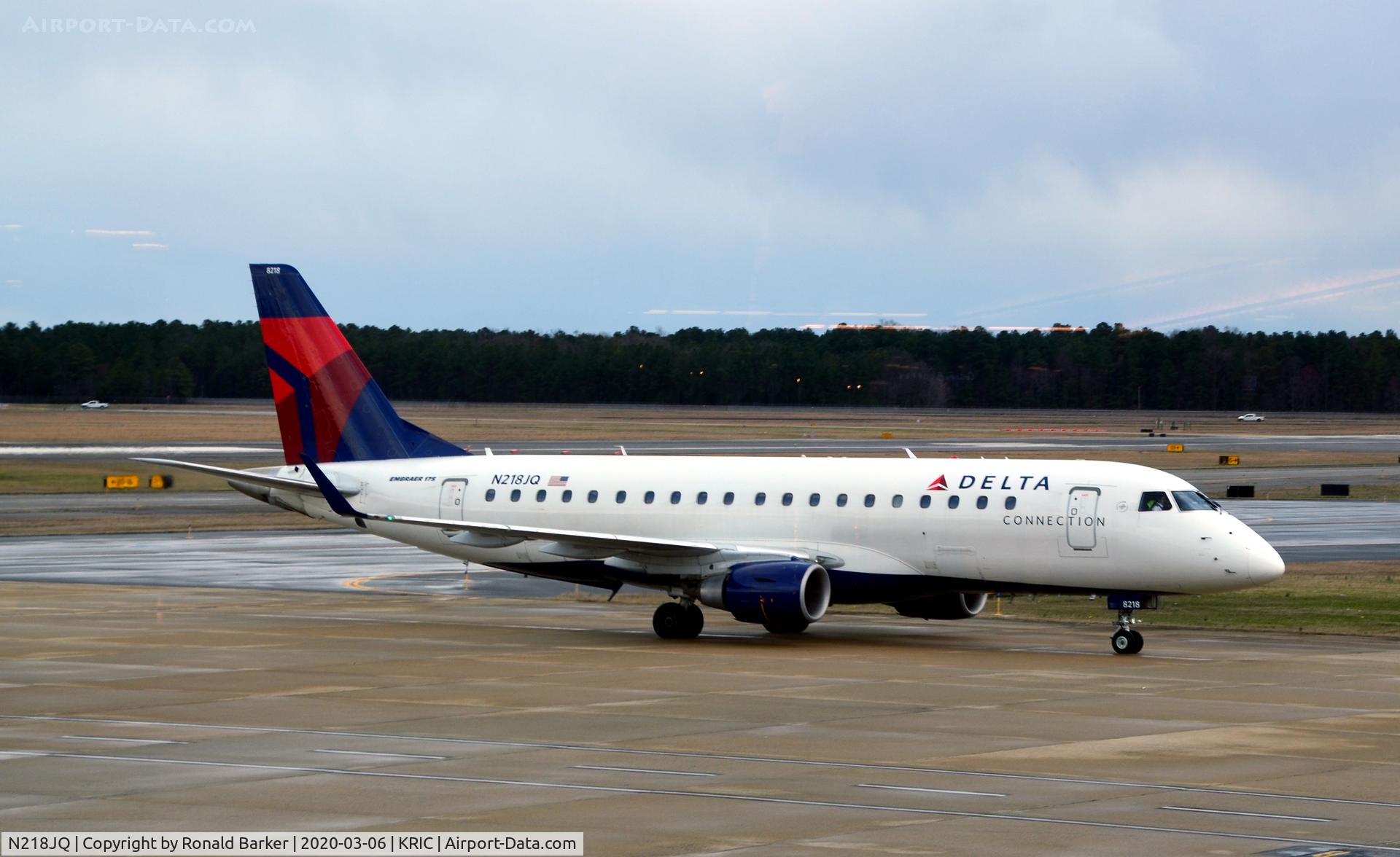 N218JQ, 2007 Embraer 175LR (ERJ-170-200LR) C/N 17000186, Taxi to park RIC
