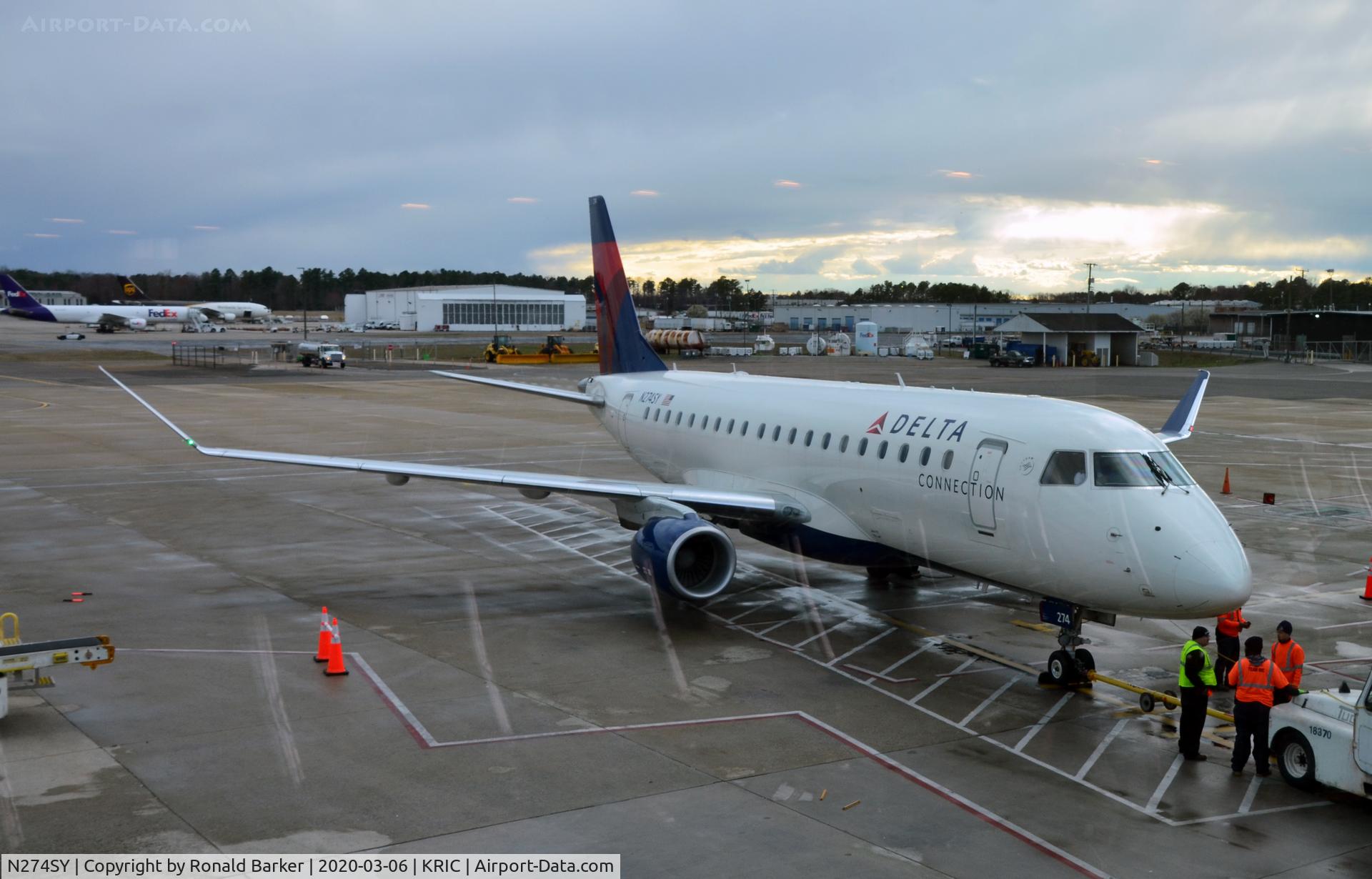 N274SY, 2018 Embraer ERJ170-200 C/N 736, Push Back RIC