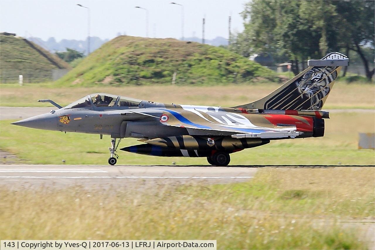 143, 2013 Dassault Rafale C C/N 143, Dassault Rafale C, Take off run rwy 08, Landivisiau Naval Air Base (LFRJ) Tiger Meet 2017