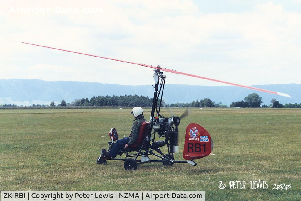 ZK-RBI, Air Command Commander C/N R-80, G W & J M Simpson, Taumarunui - 1994