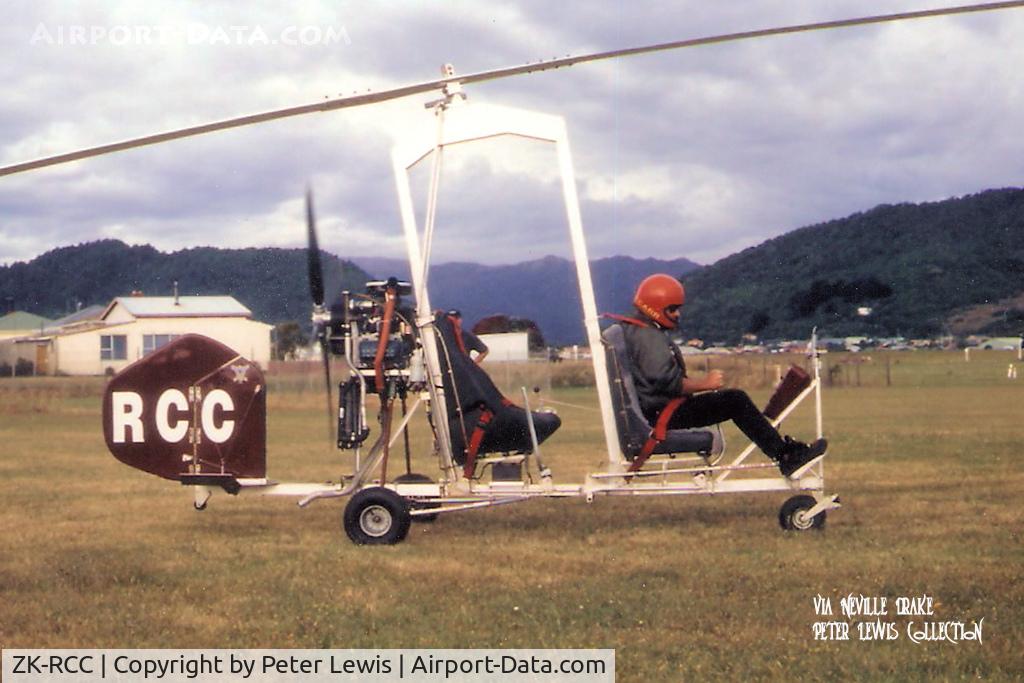 ZK-RCC, Wayne Morgan Parsons Twin C/N EA 8169735A, V L Carr, Dobson - 2000