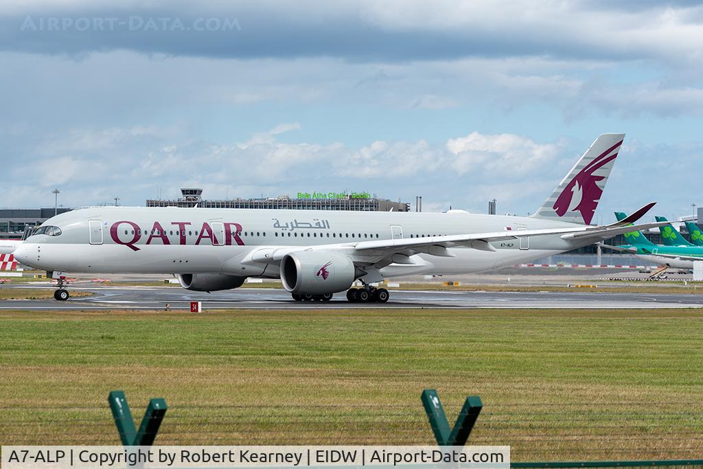 A7-ALP, 2017 Airbus A350-941 C/N 069, Lining up r/w 28