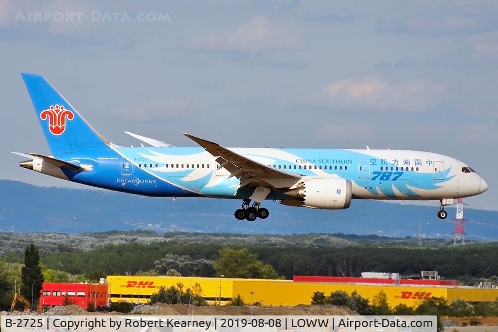 B-2725, 2012 Boeing 787-8 Dreamliner Dreamliner C/N 34923, On short finals