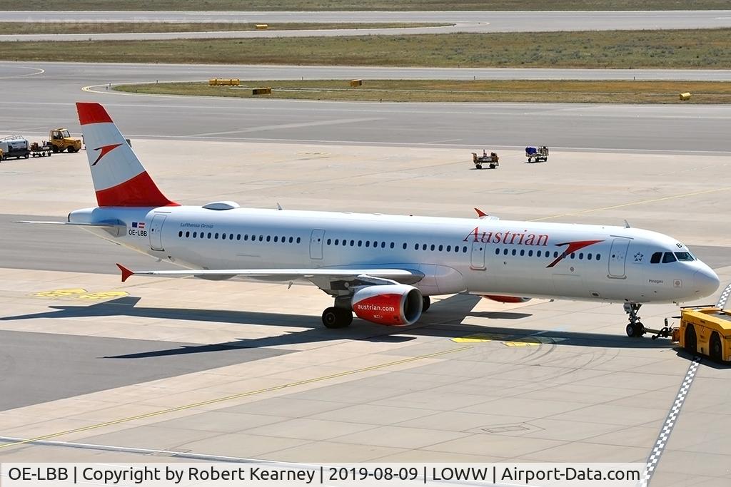 OE-LBB, 1995 Airbus A321-111 C/N 570, Pushing back for departure