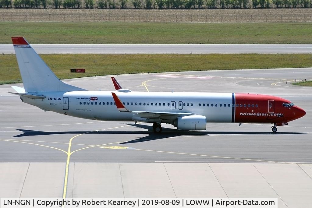 LN-NGN, 2013 Boeing 737-8JP C/N 39025, Taxiing in after arrival