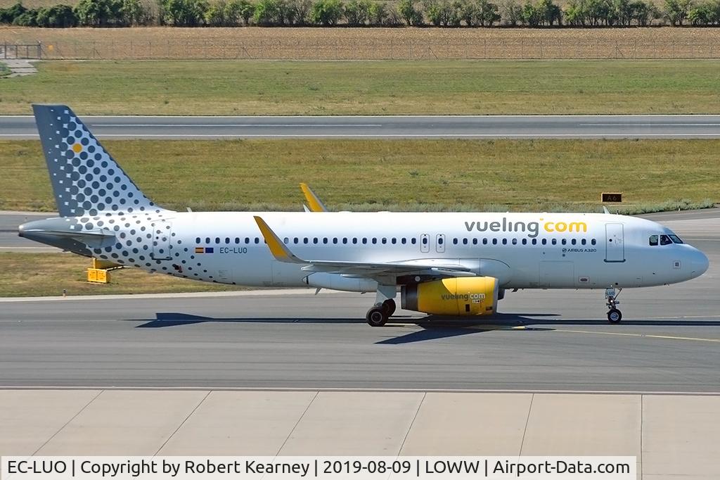 EC-LUO, 2013 Airbus A320-232 C/N 5530, Taxiing in after arrival