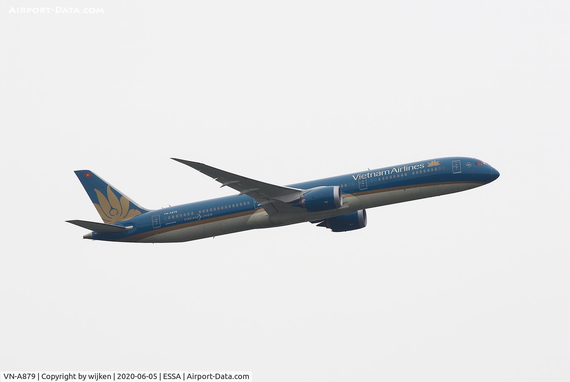 VN-A879, 2019 Boeing 787-10 Dreamliner C/N 60287, RWY 26