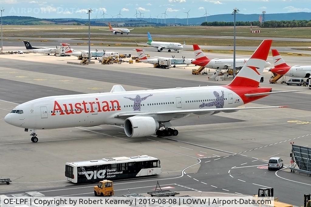 OE-LPF, 2001 Boeing 777-2Q8/ER C/N 28692, Rolling in to parking