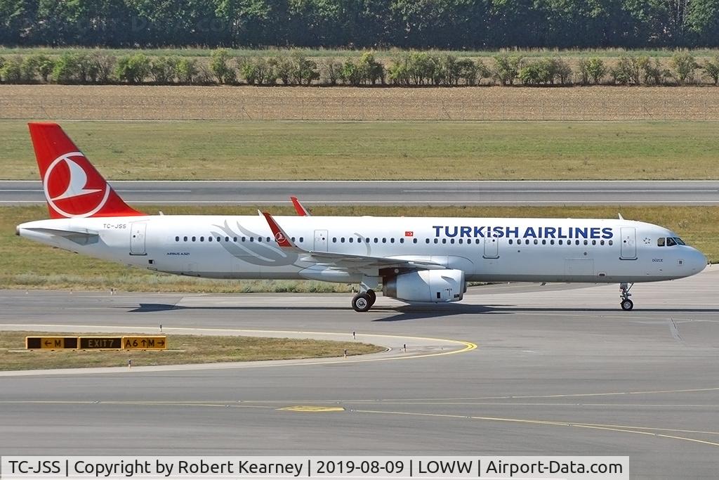 TC-JSS, 2015 Airbus A321-231 C/N 6657, Taxiing in after arrival