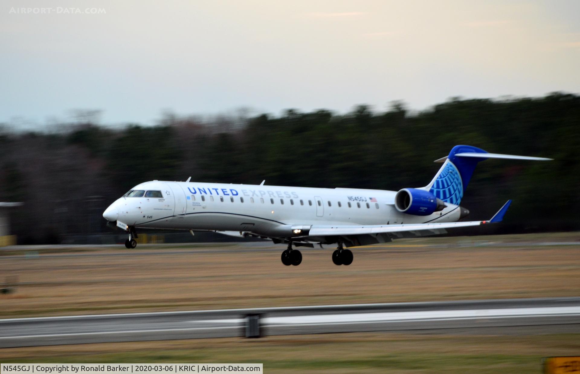 N545GJ, 2006 Bombardier CRJ-702 (CL-600-2C10) Regional Jet C/N 10255, Landing RIC