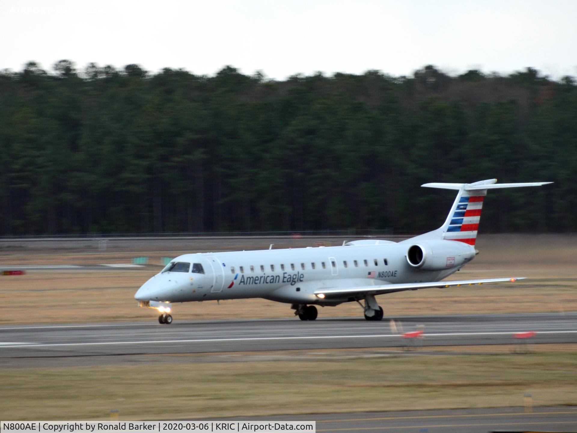 N800AE, 2001 Embraer ERJ-140LR (EMB-135KL) C/N 145425, Takeoff RIC