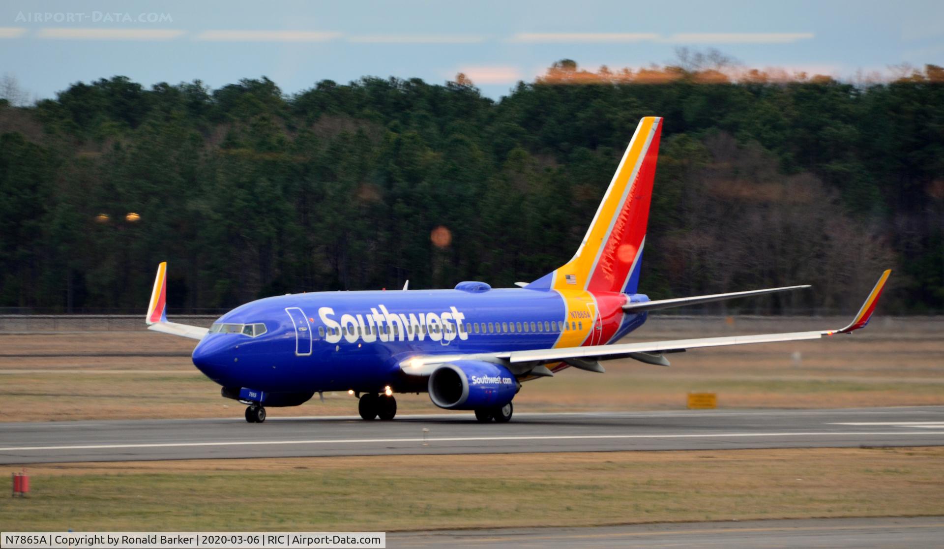 N7865A, 2002 Boeing 737-7Q8 C/N 30647, Takeoff RIC