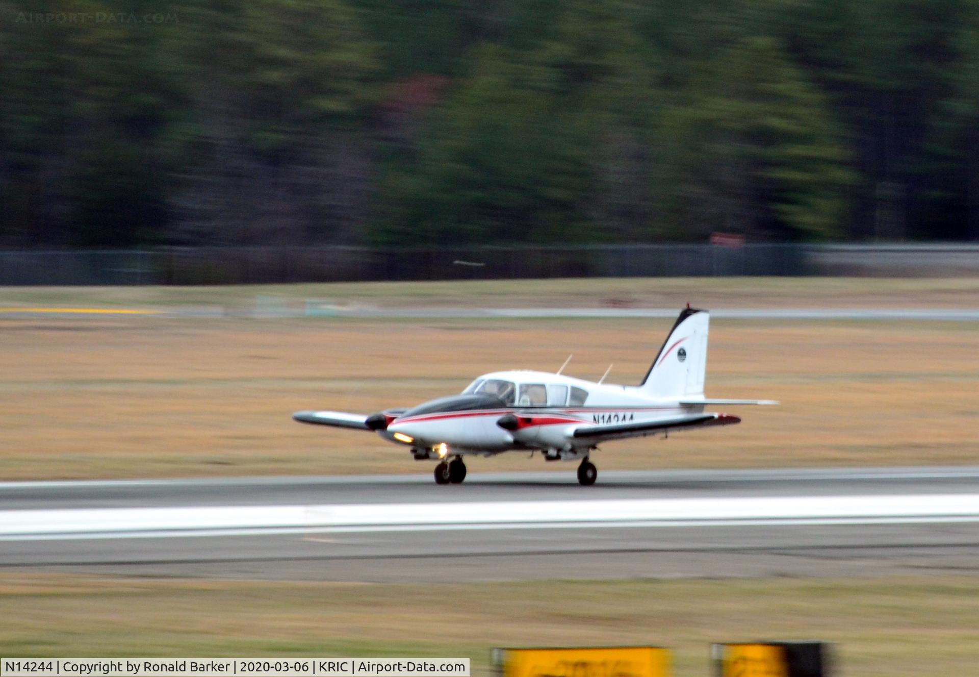 N14244, 1972 Piper PA-23-250 C/N 27-4796, Takeoff RIC